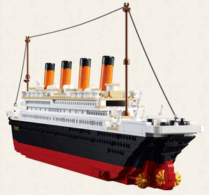 Model building kits city Titanic RMS ship 3D blocks Educational model building toys hobbies for children compatible with legoe