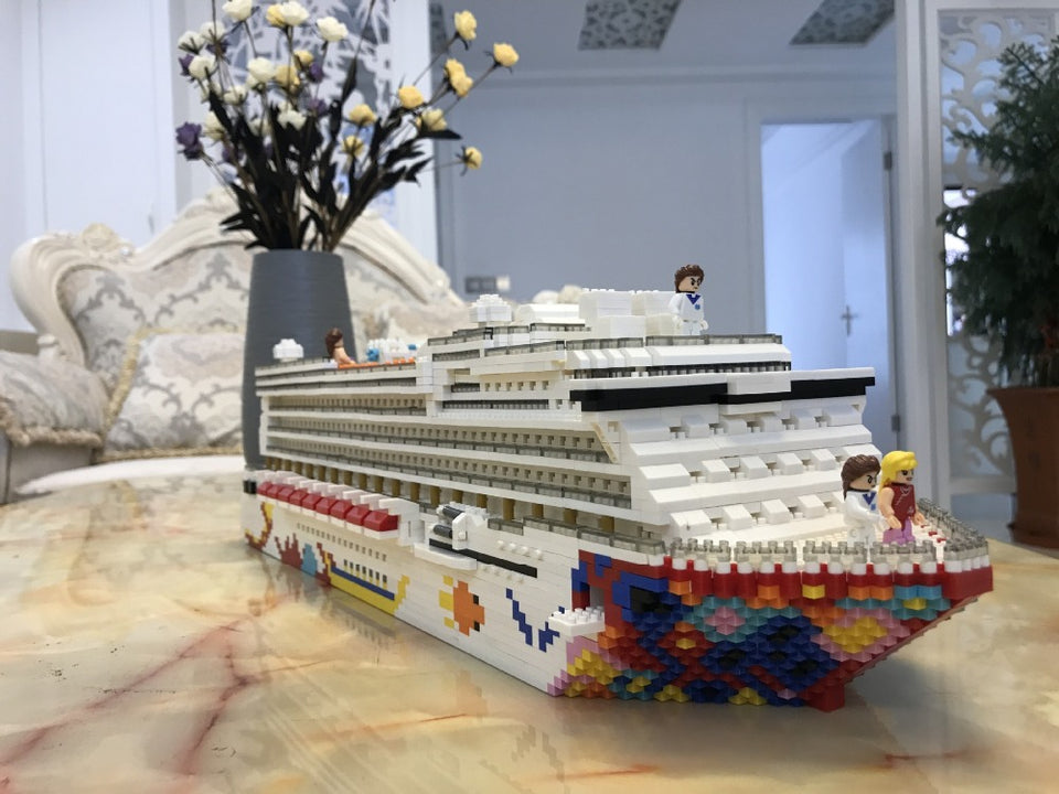 LEGO Titanic RMS Blocks Building Cruise boat set brick Children toys Aircrafted Carrier Pirate Black Pearl