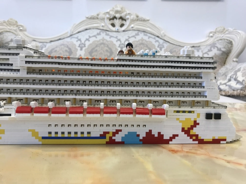 LEGO Titanic RMS Blocks Building Cruise boat set brick Children toys Aircrafted Carrier Pirate Black Pearl