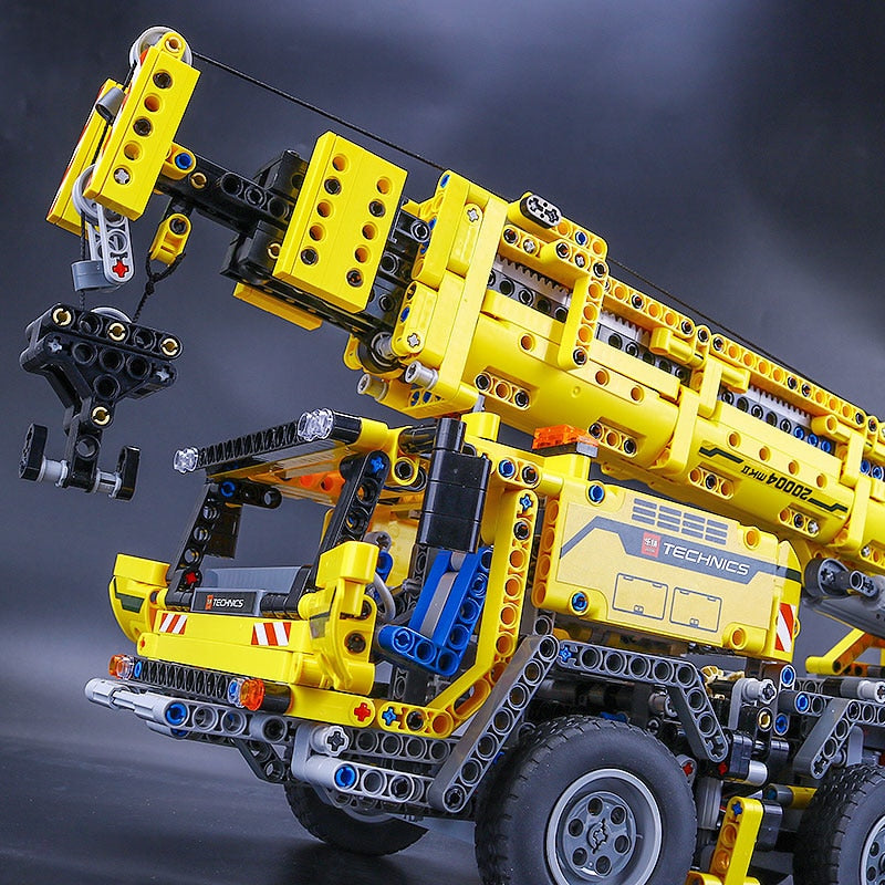 LEGO 2606Pcs Technic Motor Power Mobile Crane Mk II Model